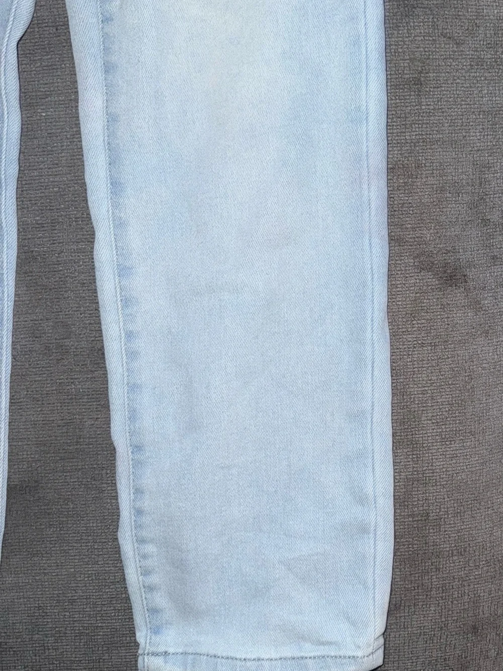 Kendall & Kylie women’s Washed Light Blue Slim Jeans